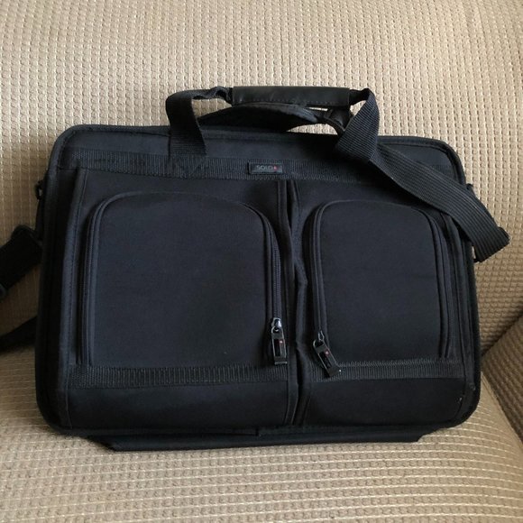 Solo Black Laptop Briefcase Portfolio. In good condition with signs of use. Show